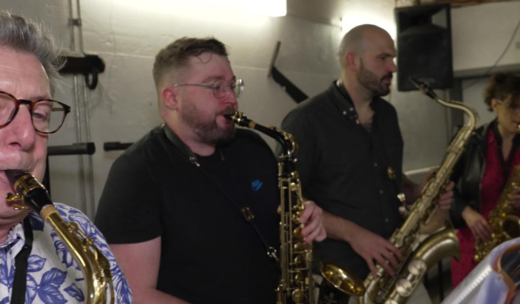 Les saxophonistes du groupe "Musique dans l’R" unis pour la bonne cause.