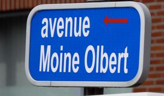 À côté de la plaque : l'avenue Moine Olbert à Gembloux