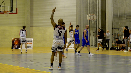 Basket R2 : Gembloux se fait peur mais arrache les deux derbys aux Sharks