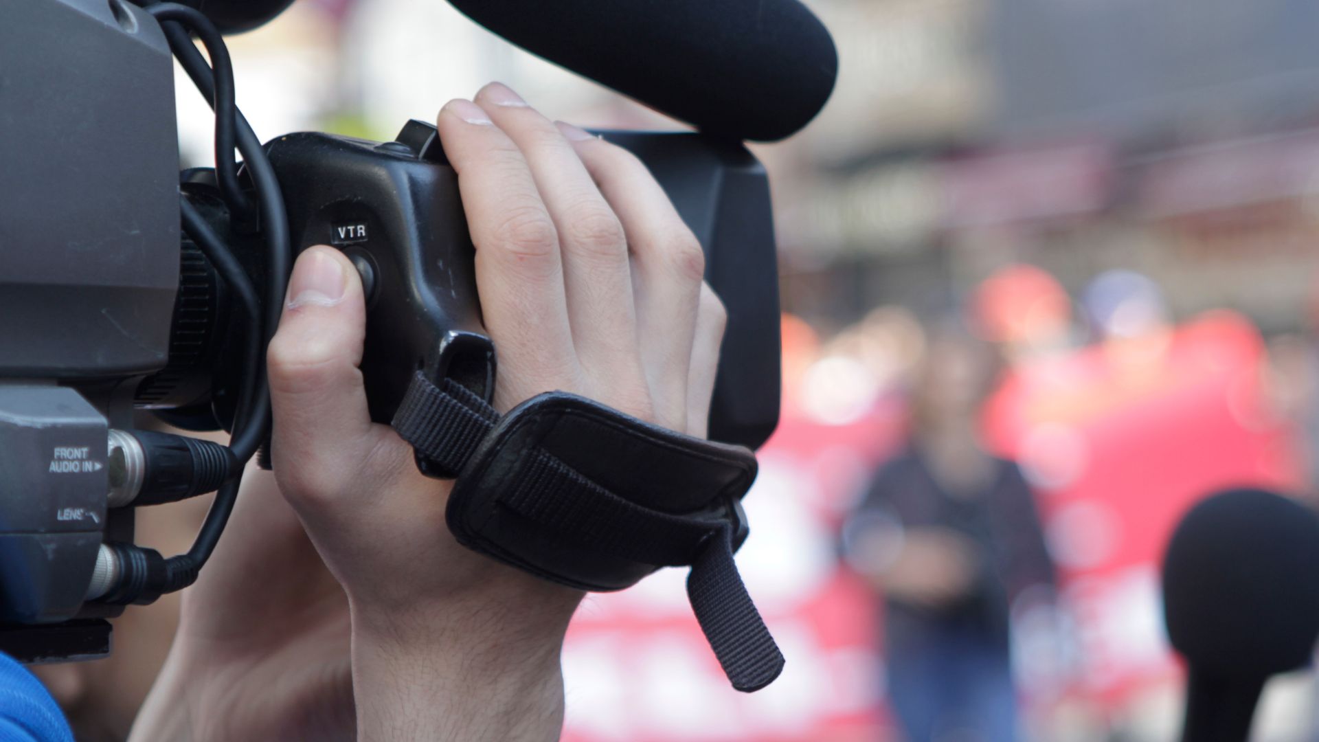 AVIS DE RECRUTEMENT : cadreur.se/monteur.se
