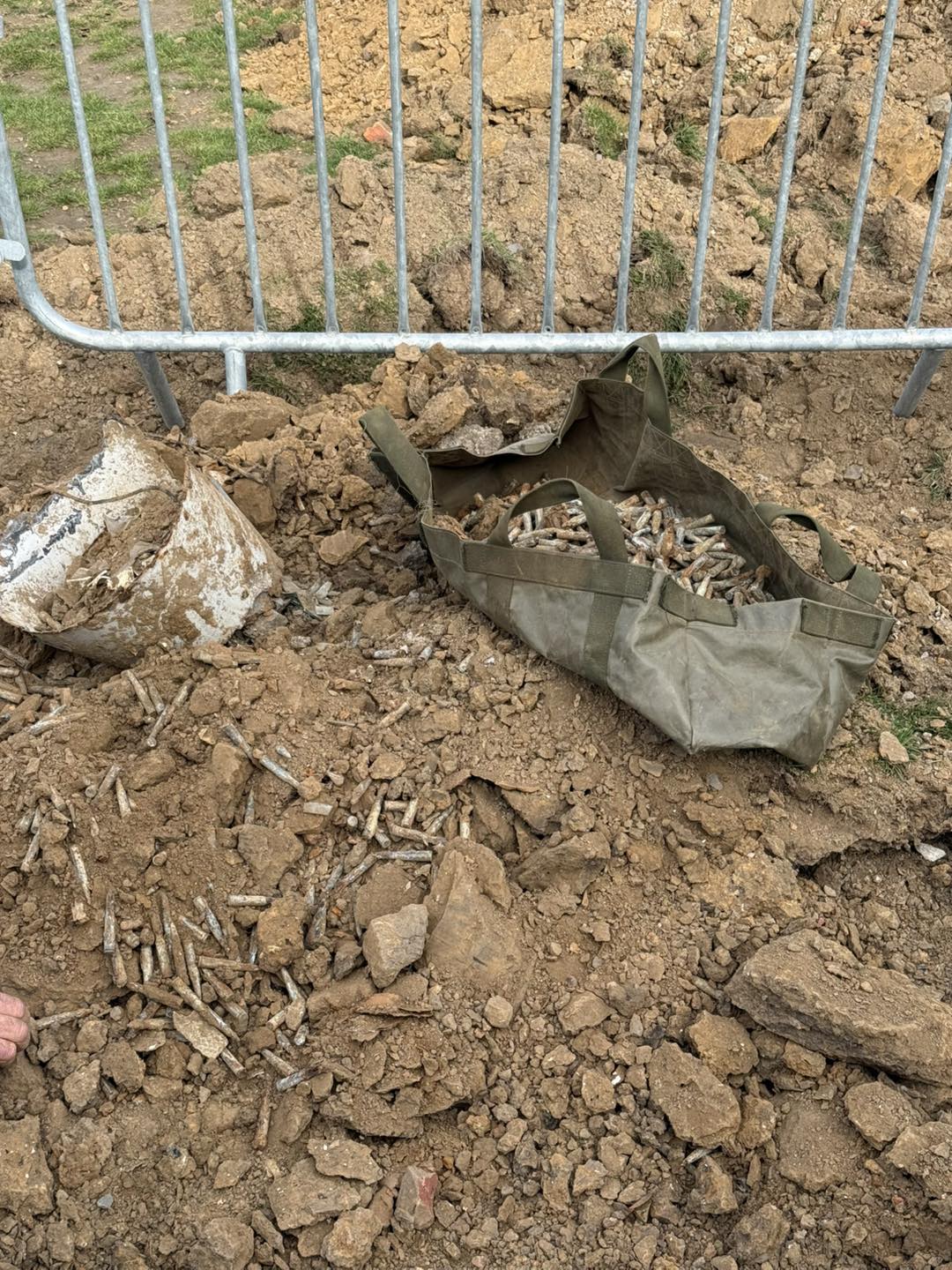 Des munitions découvertes à l'école de Malèves