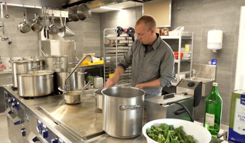 Stefan Jacobs, de Hors-Champs, élu "Artisan cuisinier" de l'année par le Gault&Millau