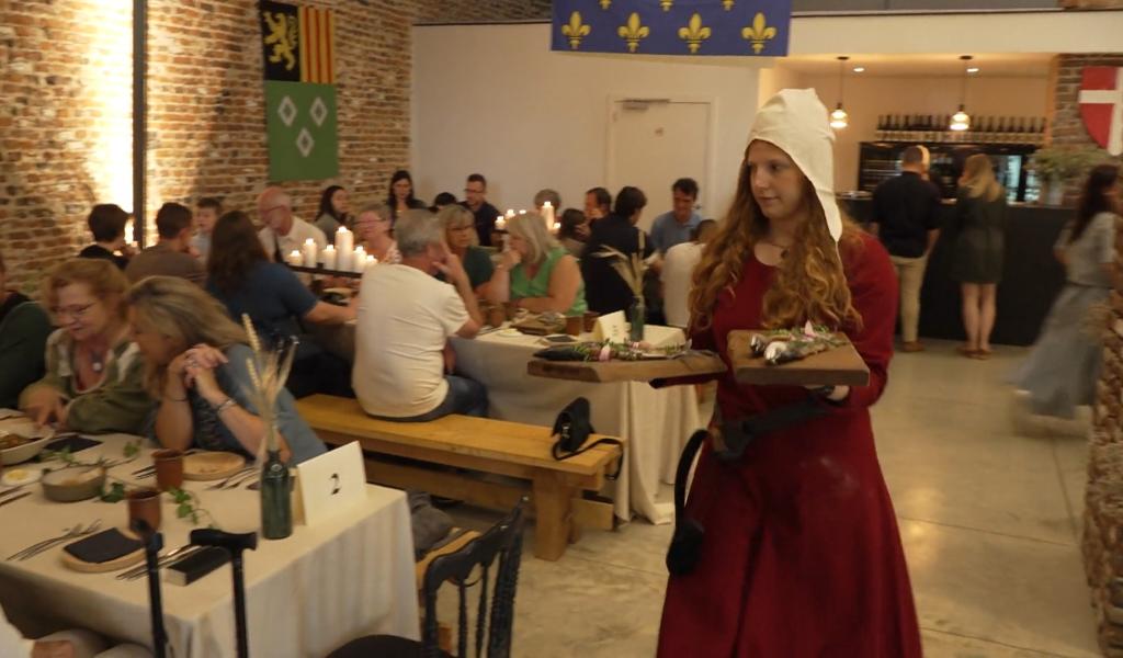 Un banquet médiéval et gastronomique au restaurant Hors-Champs à Ernage