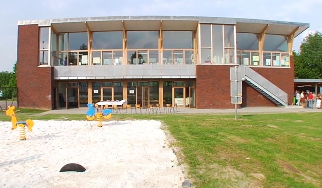 Le réfectoire de l'école de Tourinnes-Saint-Lambert disponible pour les camps des mouvements de jeunesse