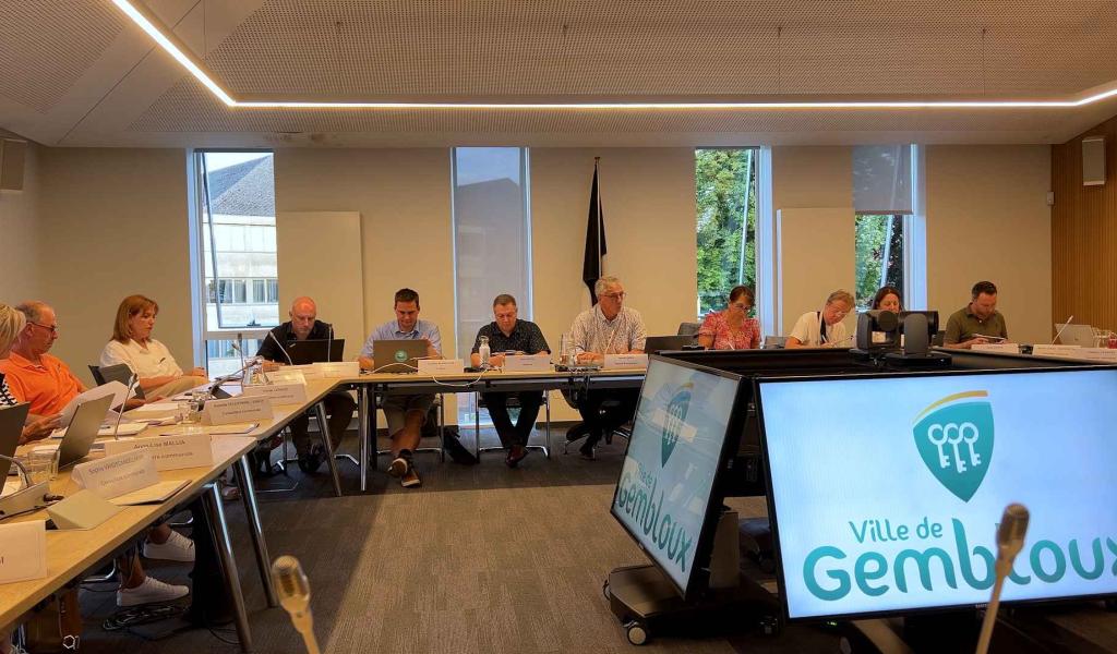 Le conseil communal de Gembloux vote une motion de soutien à Canal Zoom à l'unanimité