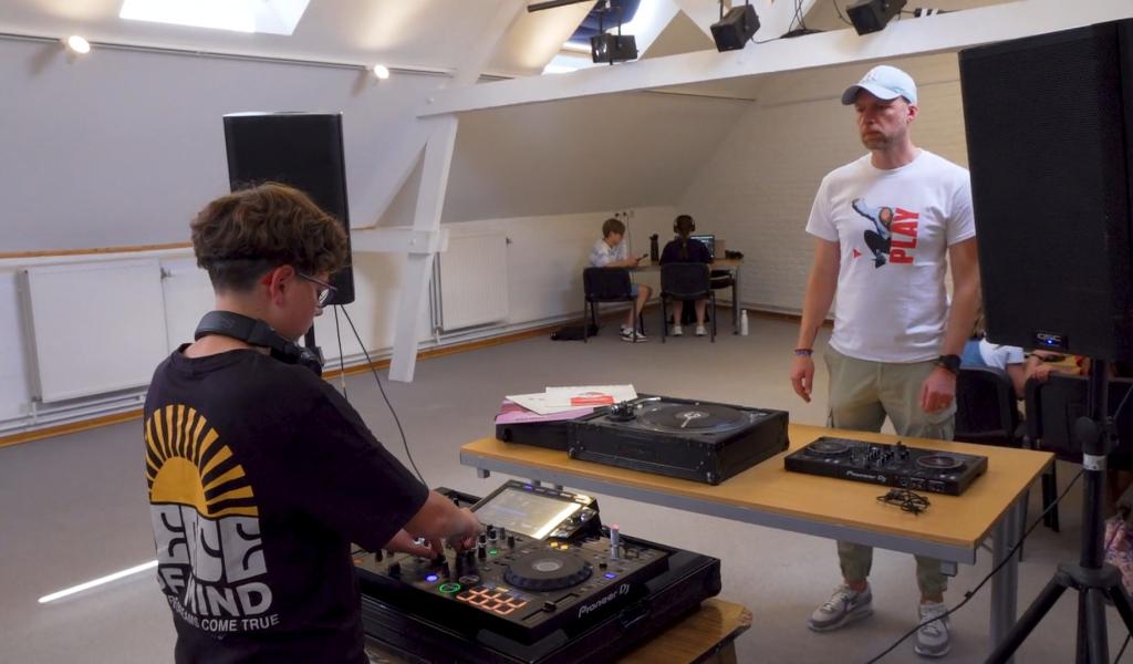De jeunes DJ mixeront au Perwez'stival au terme d'un stage