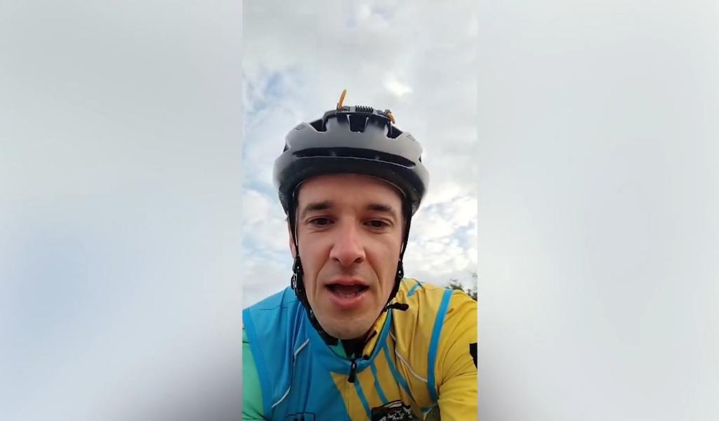 Ultra-triathlon : sur son vélo, Benoit Delahaye est en route vers Orval