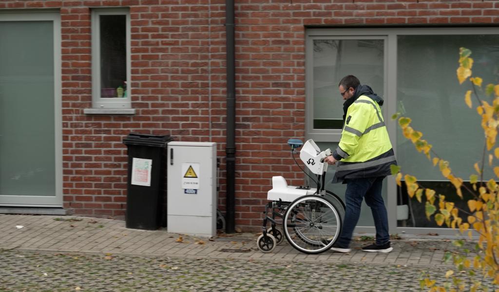 Les trottoirs de Walhain scannés par une chaise roulante particulière