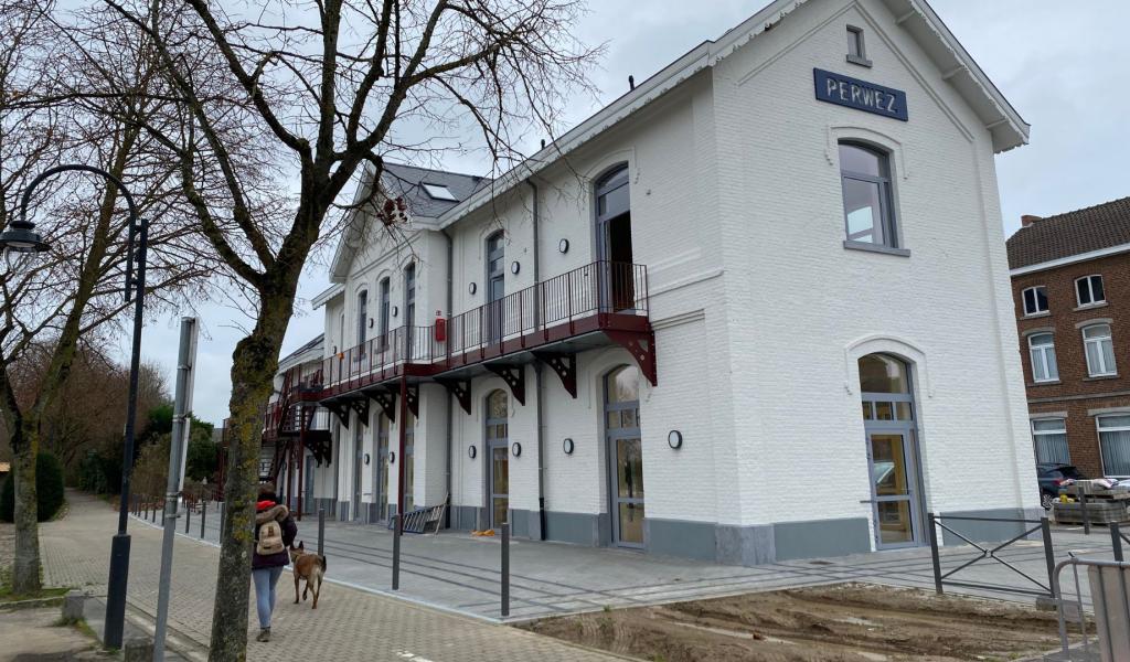 Commerces et logements tremplins : la renaissance de la gare de Perwez
