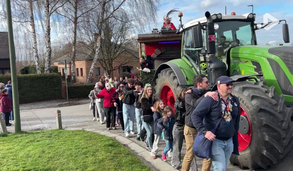 Carnaval de Perwez : le soleil et l'ambiance au beau fixe