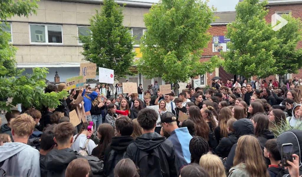 Contestation dans l’enseignement : les élèves de Gembloux dans la rue