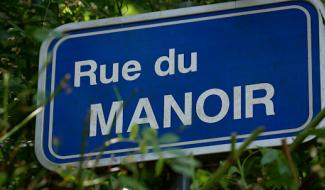 À côté de la plaque : la rue du Manoir à Wastines