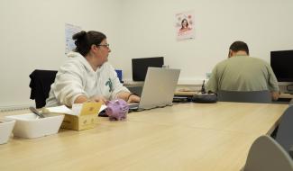 L'Espace Public Numérique de Perwez maintient ses activités grâce au CPAS