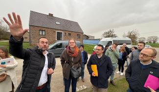 La ministre Dalcq en visite à Walhain et Chastre dans le cadre de la lutte contre les inondations