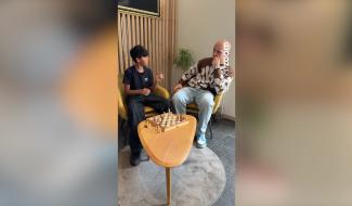 Influence des YouTubeurs : entre tendances virales et vigilance