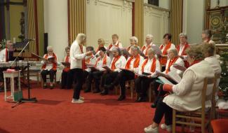 Un concert de Noël des "Refrains de l'Amitié" illumine l'Église Saint-Martin de Perwez