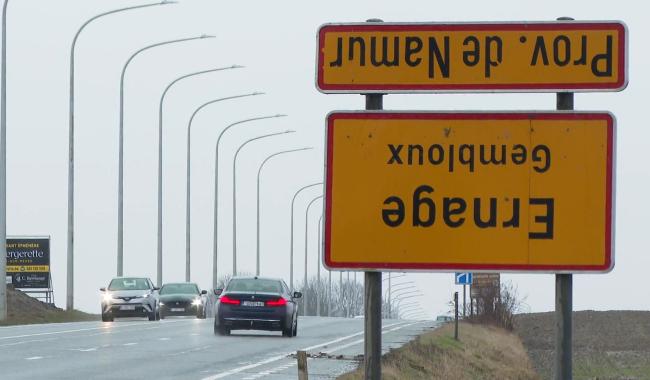 Panneaux retournés : la FJA entre dans la danse