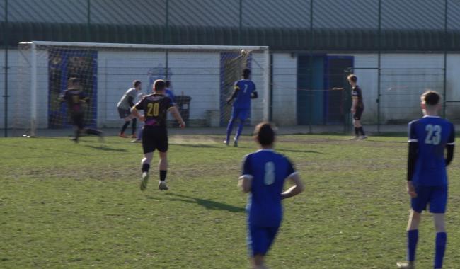 Bataille pour le tour final entre Mazy B et Ham