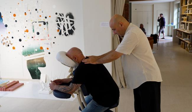 Jean-Philippe Goffaux propose des massages sur chaise à l'Exit 11 de Petit-Leez