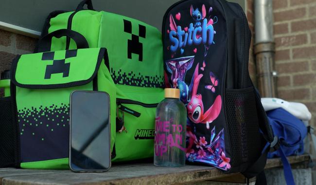 Rentrée scolaire : les smartphones restent à la porte des écoles