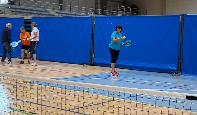 Les Aînérgie days : 230 seniors testent divers sports à Gembloux