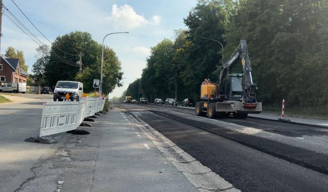 Chantier sur la N4 à Lonzée : les travaux d'asphaltage dureront une semaine