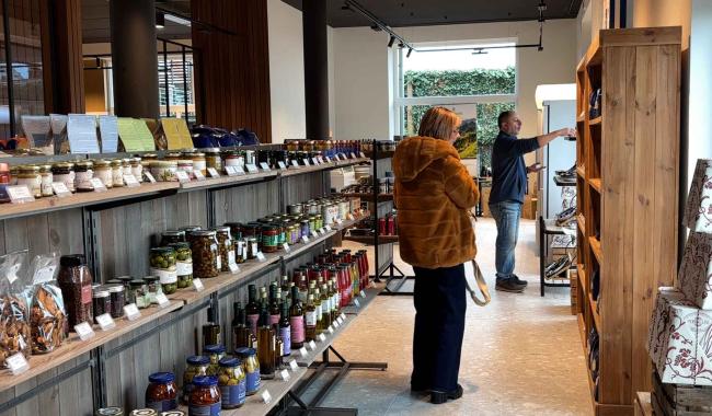 À Walhain, l'Artisanhalle réunit un boulanger, un boucher et un épicier