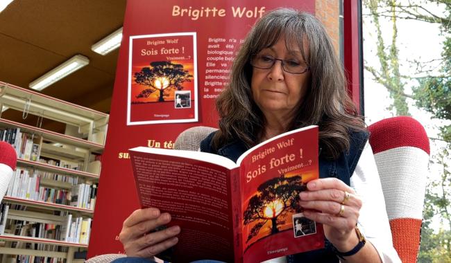 "Lisez-vous le belge?" : la Gembloutoise Brigitte Wolf sélectionnée avec son livre "Sois forte!"