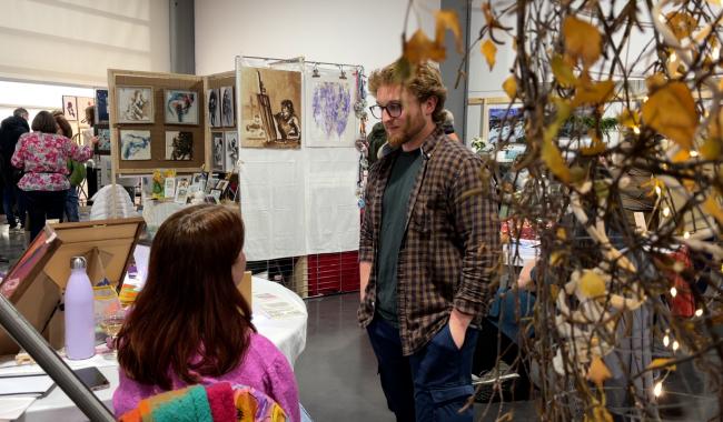 À Perwez, le M’artChé de Noël crée un espace où l’art devient accessible à tous