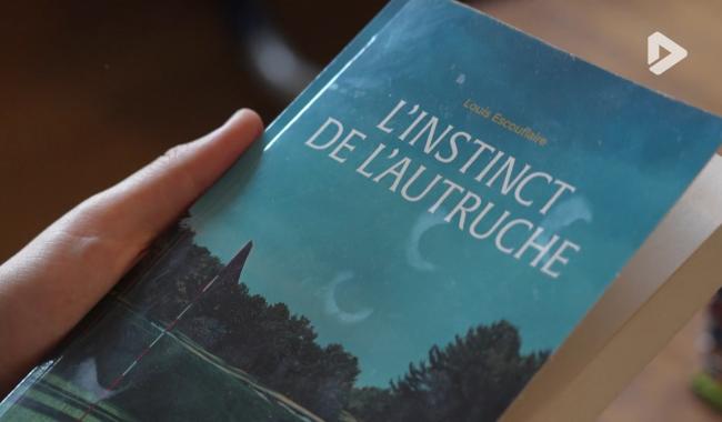 « L’instinct de l’autruche » : le premier roman de Louis Escouflaire, écrivain gembloutois