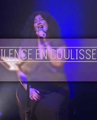 Silence en coulisses