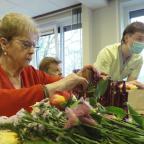 Des élèves d'art floral en visite à "La Charmille" à l'approche de la Saint-Valentin