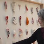 Plusieurs regards au féminin : une exposition entre liberté, corps et matière