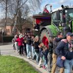 Carnaval de Perwez : le soleil et l'ambiance au beau fixe