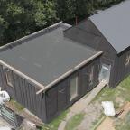 Chastre : une maison "zéro béton", érigée sur pilotis