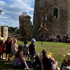 Des jeunes artistes de cirque au château de Walhain