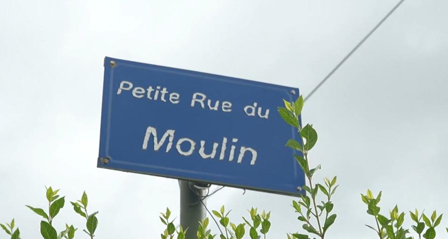 À côté de la plaque : la petite rue du Moulin à Orbais