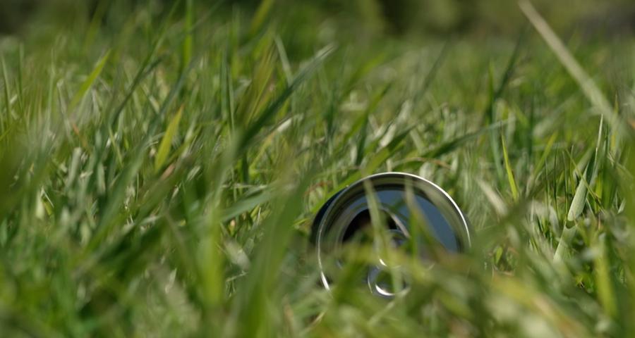 Les agriculteurs victimes des déchets sauvages sur leurs champs