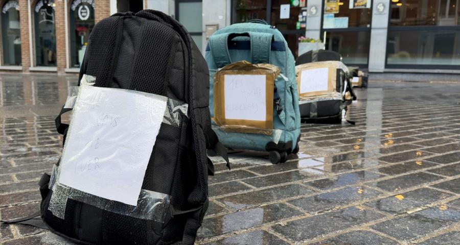 Gembloux : des cartables alignés pour sensibiliser au harcèlement