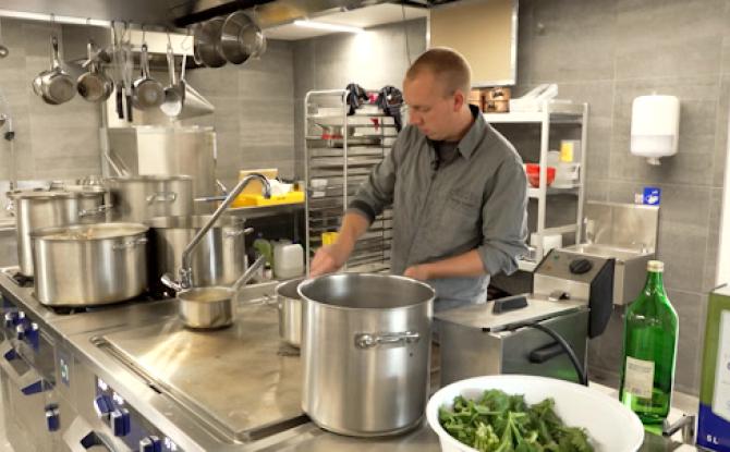 Stefan Jacobs, de Hors-Champs, élu "Artisan cuisinier" de l'année par le Gault&Millau