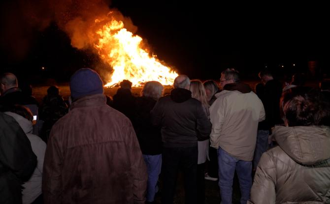 Bothey : le village allume son premier Grand Feu au Foyer