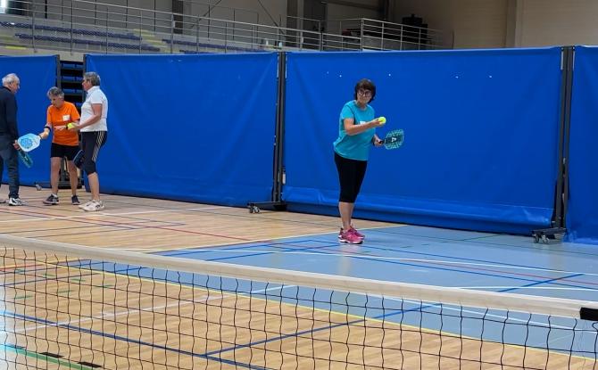 Les Aînérgie days : 230 seniors testent divers sports à Gembloux