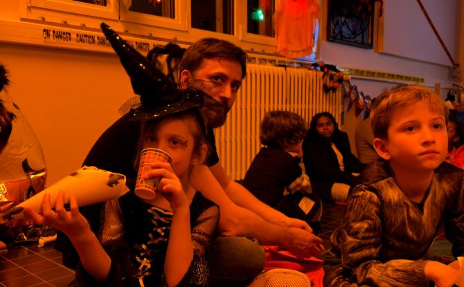 Des monstres, des contes et une fête d'Halloween familiale au CPAS de Perwez