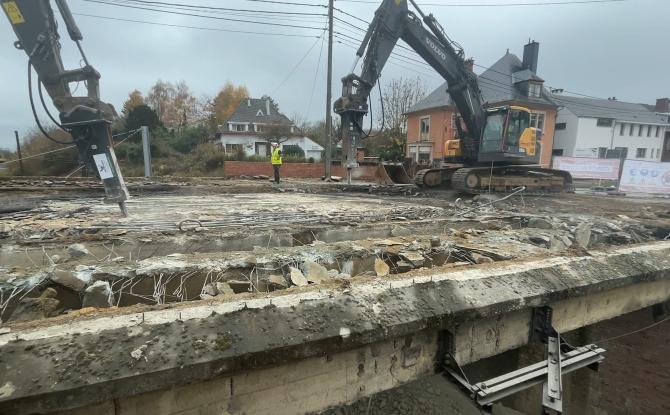 Gembloux : la démolition du pont de chemin de fer durera tout le week-end