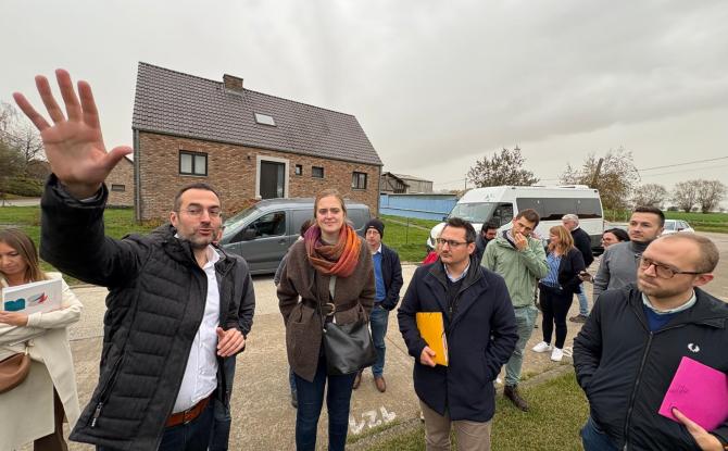 La ministre Dalcq en visite à Walhain et Chastre dans le cadre de la lutte contre les inondations