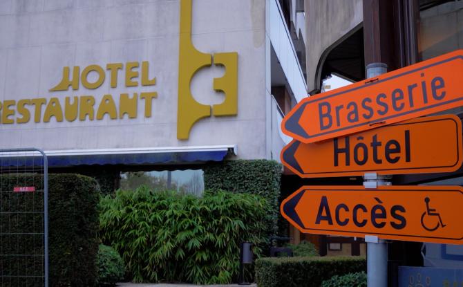 Hausse de la TVA sur les nuits d'hôtel : "On est obligés de tout calculer à l'euro près"