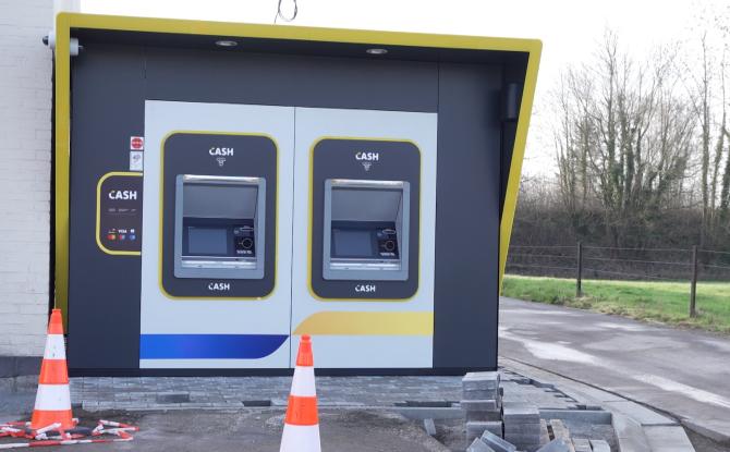 Installation de deux nouveaux distributeurs Batopin à Chastre