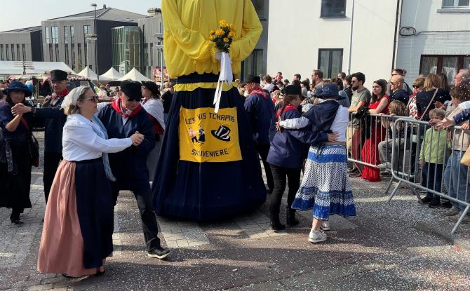10 ans de carnaval à Gembloux : les Vîs Tchapias étaient au rendez-vous